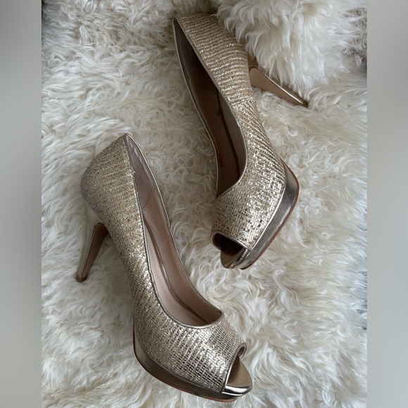 ALDO Gold High Heel with Sparkle Size 7.5 - Picture 1 of 5